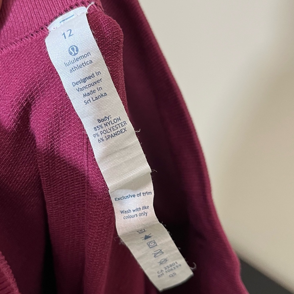Lululemon Seamlessly Street Crop - Heathered Dashing Purple - Size 12 - Picture 10 of 13